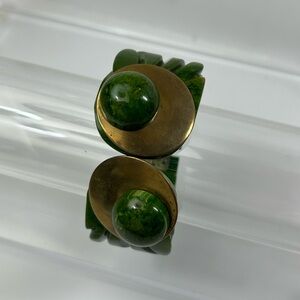 Vintage Bakelite hand carved spinach and brass clamper bracelet